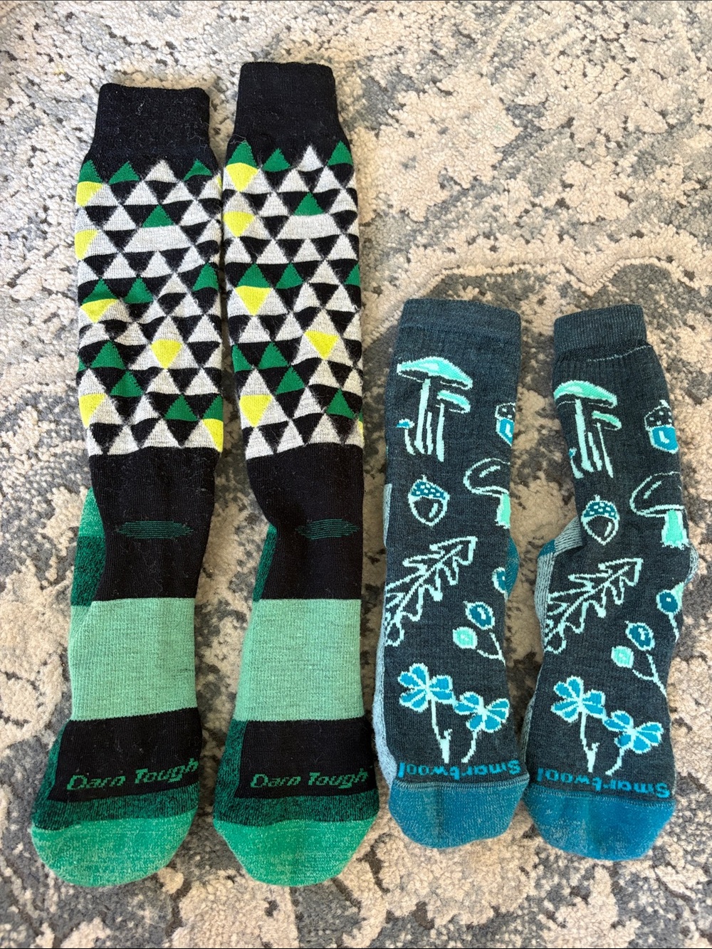 Dana Tough Green Geometric mushrooms Crew Socks - Pack of 2